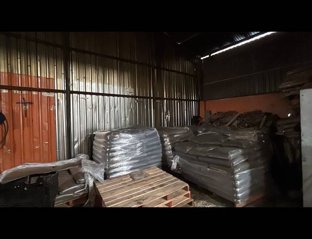 1,000M² WAREHOUSE FOR SALE IN HUGHES
